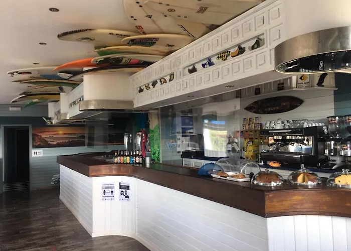 H.A.N.D Surf Hostel