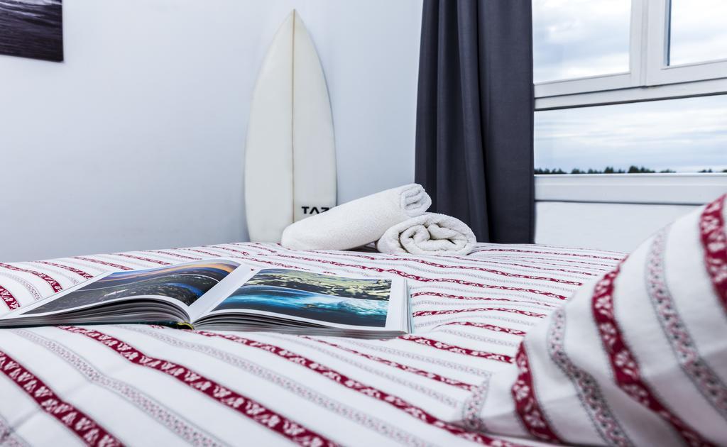 H.a.n.d Surf